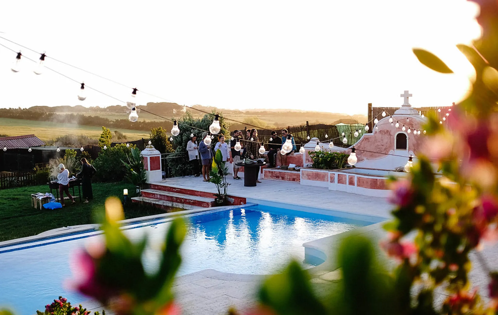 Stylisches Surfhaus mit Pool und Blick auf den Ozean